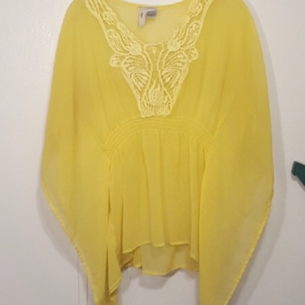 3/$15: Ladies yellow sz sm, butterfly sheer top